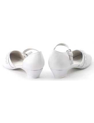 Biele kroky dôvery - balerínky pre 1. sväté prijímanie