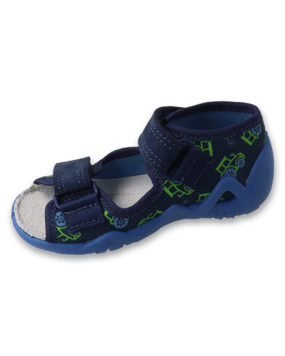 BEFADO - chlapčenské prezuvky s traktorom – pohodlie, ktoré sa nesie na krídlach detskej radosti 🚜👟