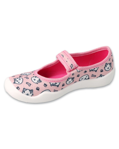 BEFADO -✨staroružový sen s nežnou mačičkou – dievčenské prezuvky, kde sa krása ruží snúbi s hebkosťou bieleho kožúška 🩰🐱