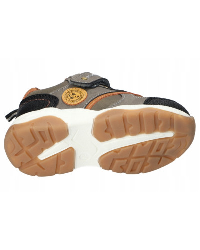 AmericanClub - šedá elegancia s dotykom dobrodružstva–chlapčenské tenisky,kde sa snúbi sila ocele, teplo dreva a pevnosť skaly🌟🌳