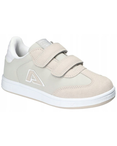 AmericanClub👑kráľovská jemnosť v kroku – pastelová béžová s nádychom oblakov a biele doplnky ako perlový šepot 🎀