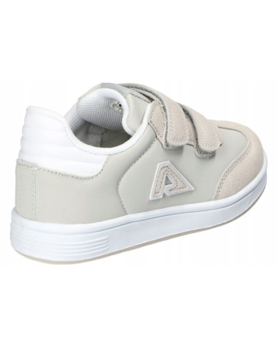 AmericanClub👑kráľovská jemnosť v kroku – pastelová béžová s nádychom oblakov a biele doplnky ako perlový šepot 🎀